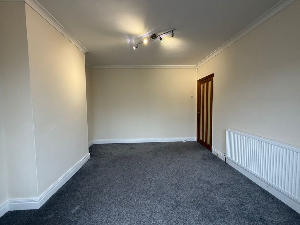 House Hollinwell Avenue in Nottingham