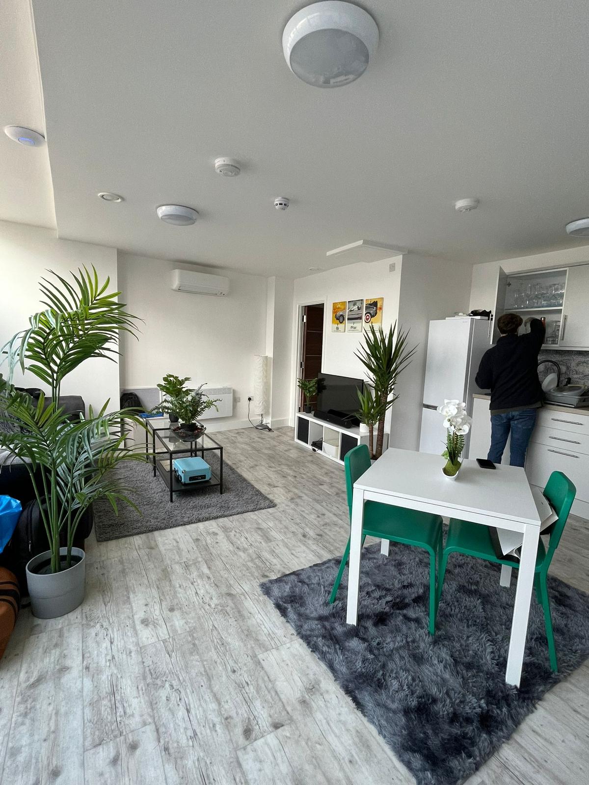 Flat Woolwich Road in Greater London