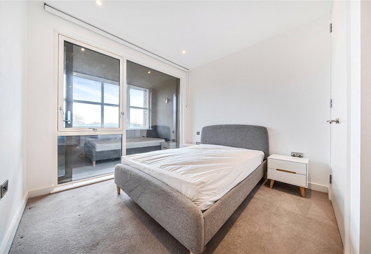 Flat Maritime Street in Greater London
