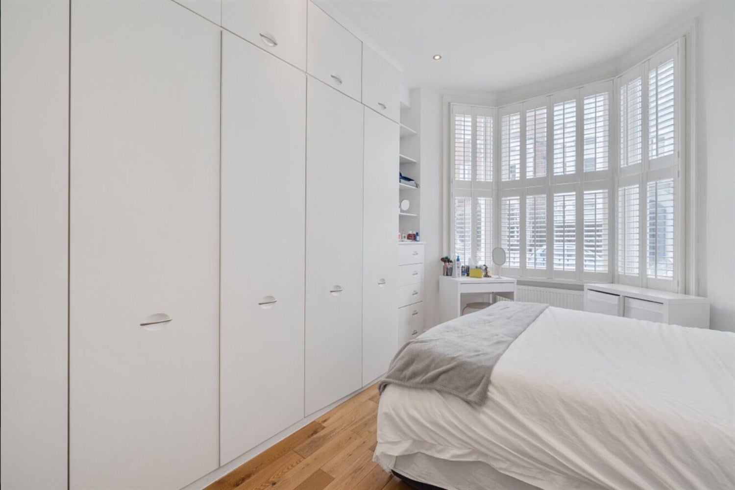 Flat Waldemar Avenue in Greater London
