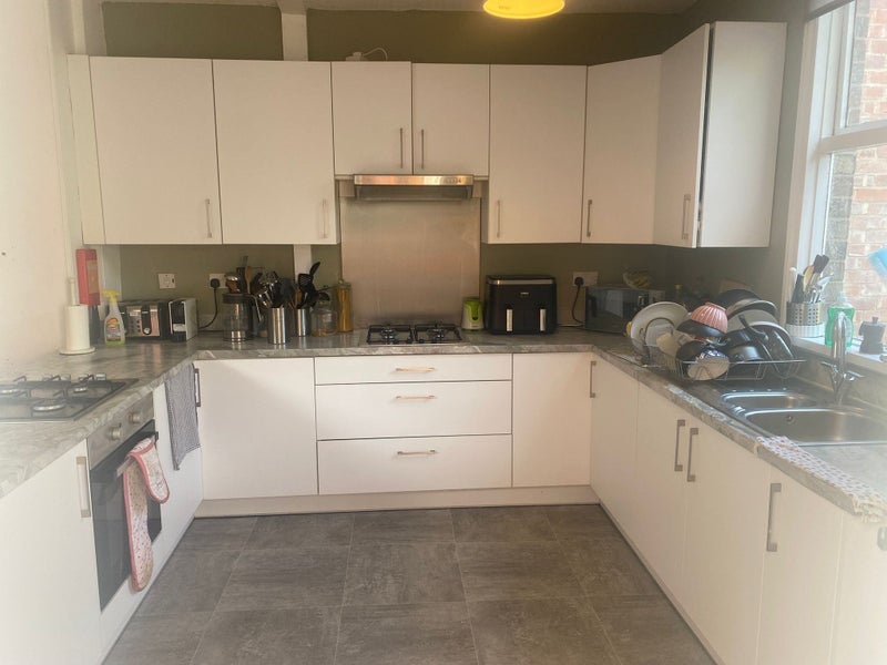 Room Rectory Road in Nottingham