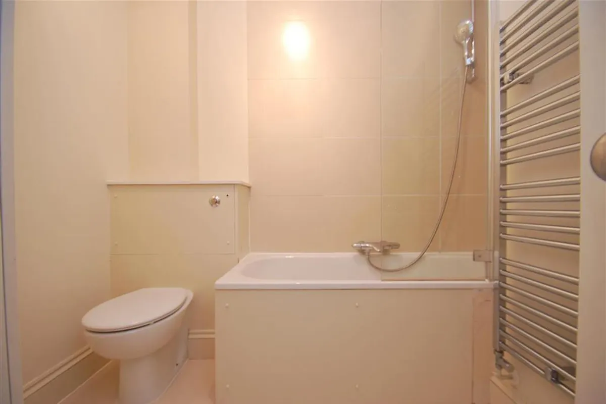 Flat Lansdown Place West in Bath