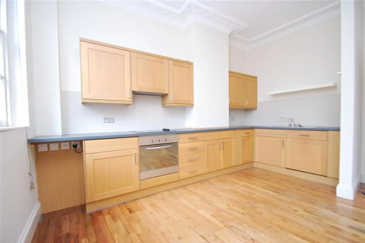 Flat Lansdown Place West in Bath