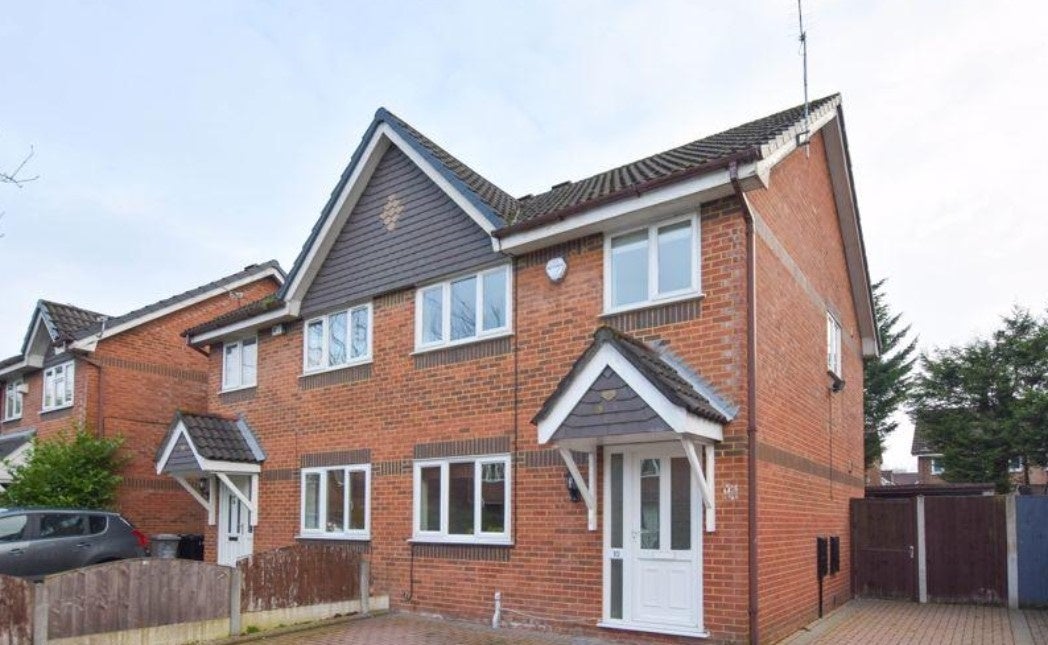 House Kenyon Avenue in Trafford