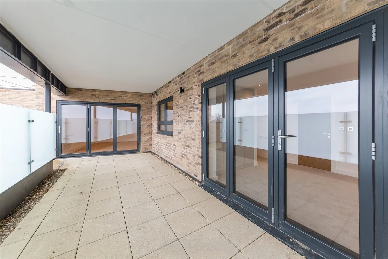 Flat Chingford Mount Road in Greater London