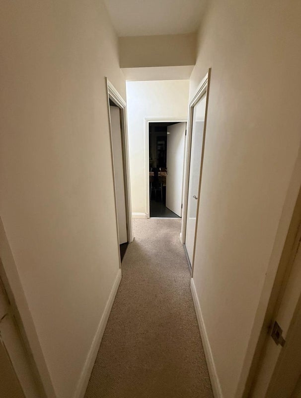 Room Harrow Road in City of Westminster