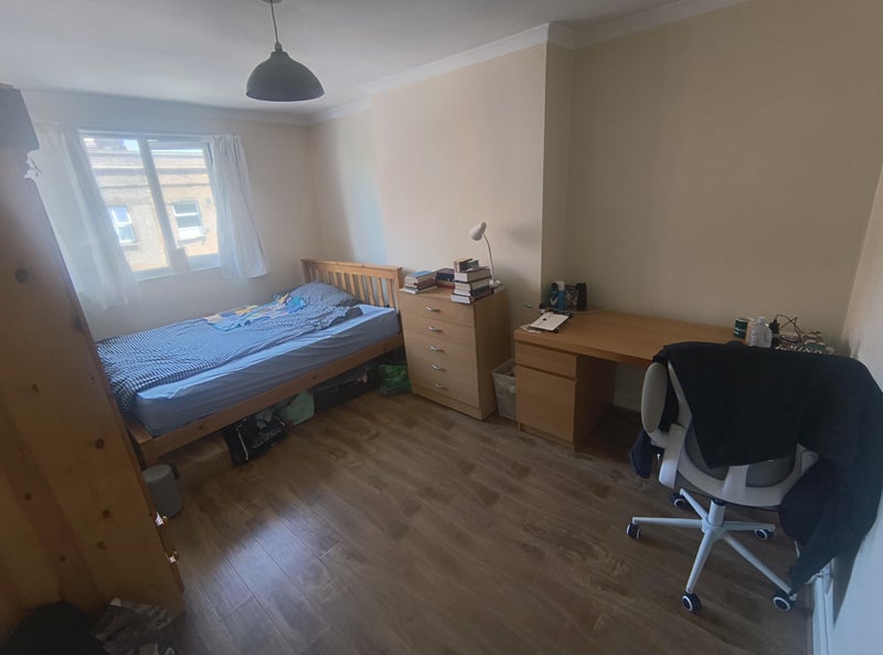 Room Holloway Road in Greater London