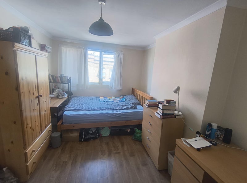 Room Holloway Road in Greater London