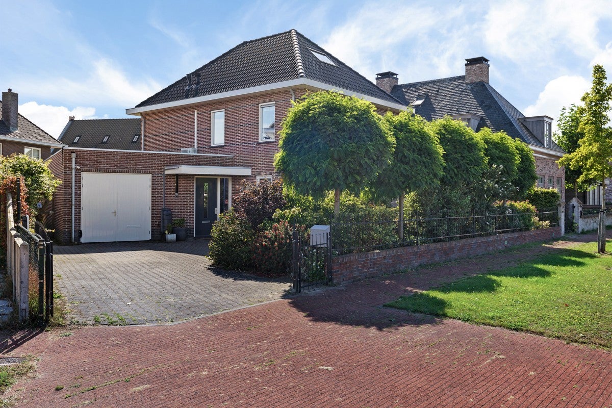 Huis Parnassialaan 1 in Lelystad