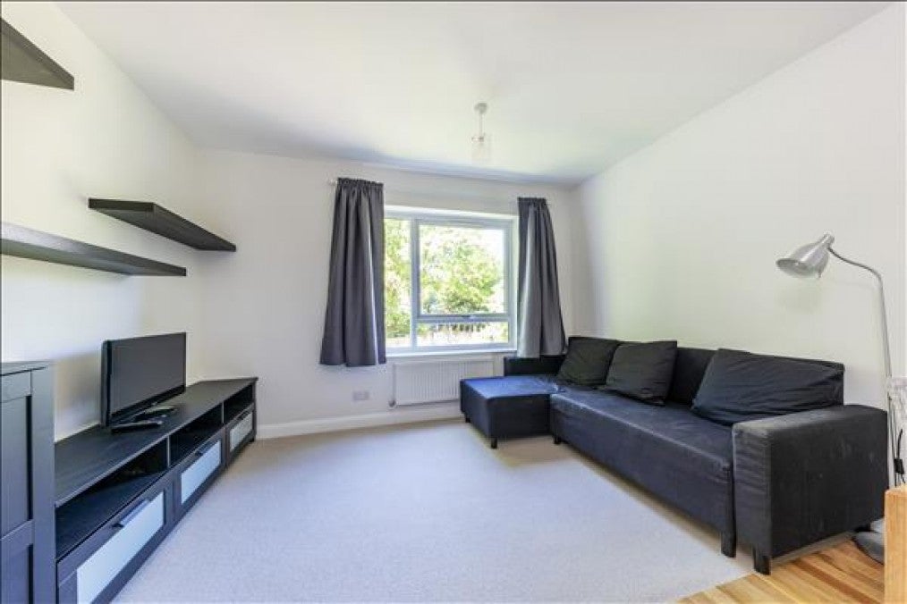 Flat Parkside in Greater London