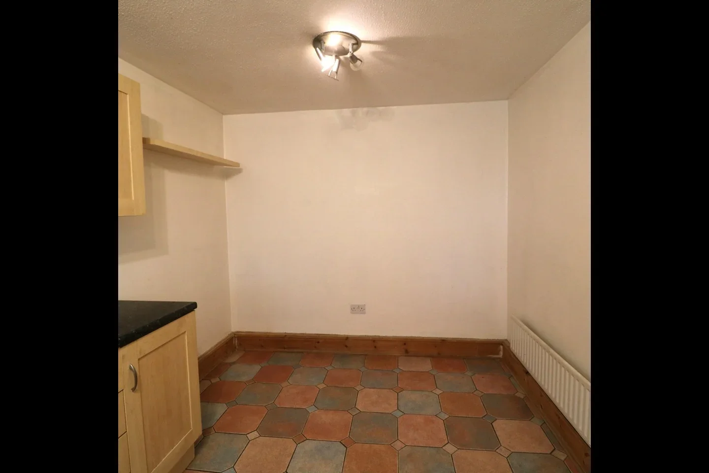 Flat Heron Court in Greater London