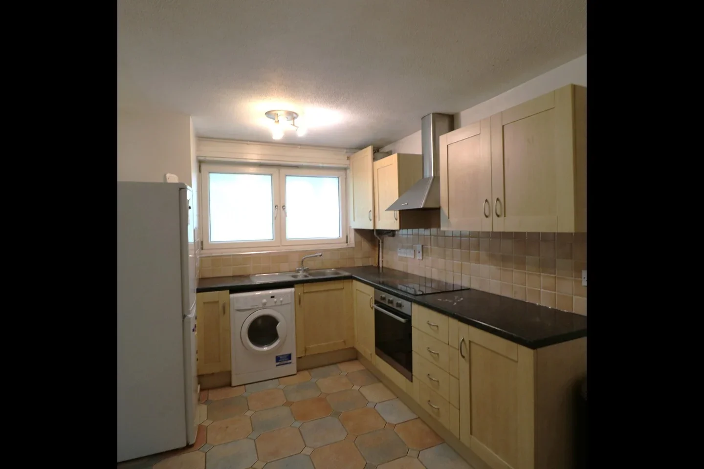Flat Heron Court in Greater London