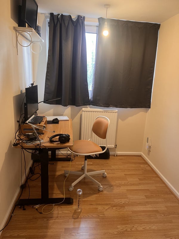 Room St Ann's Road in Greater London