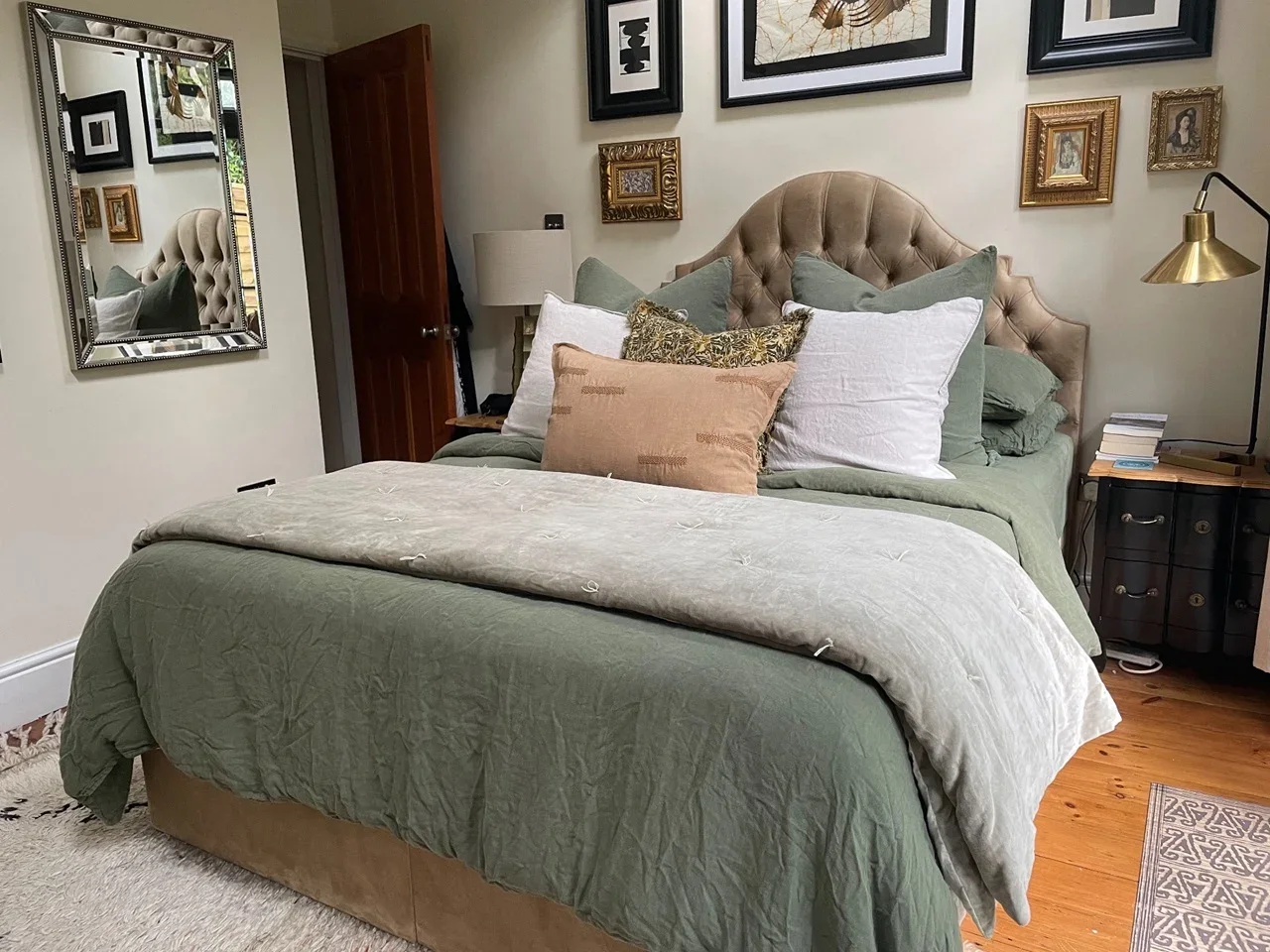 Flat Bowood Road in Greater London