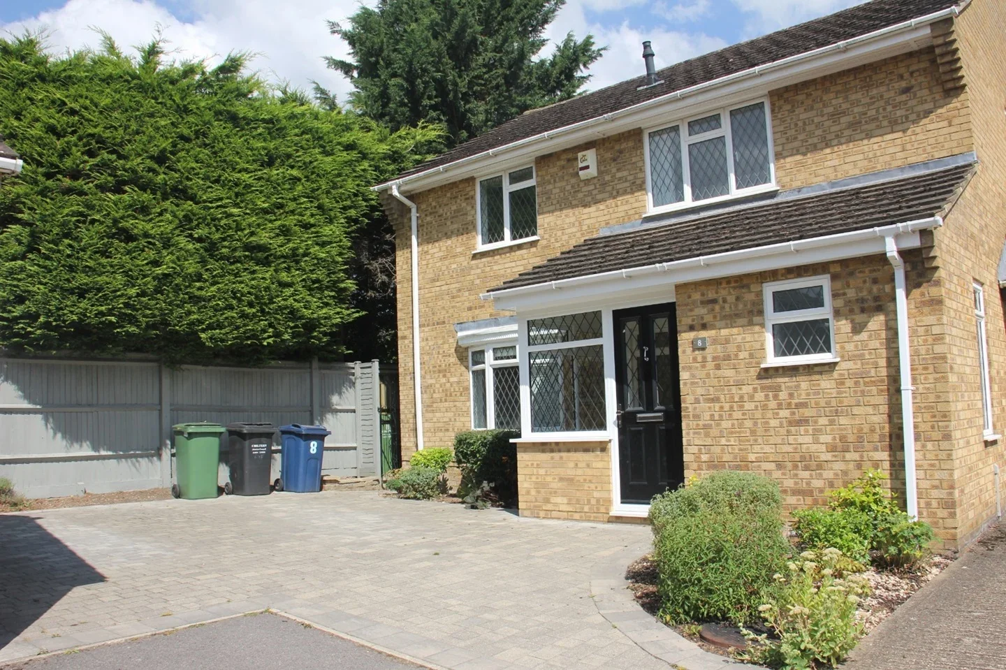 House Pear Tree Close in Seer Green