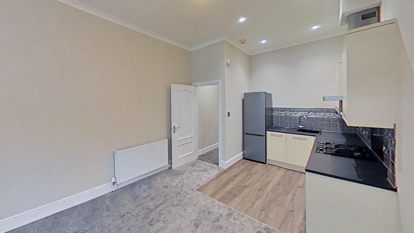 Flat Newhaven Road in City of Edinburgh