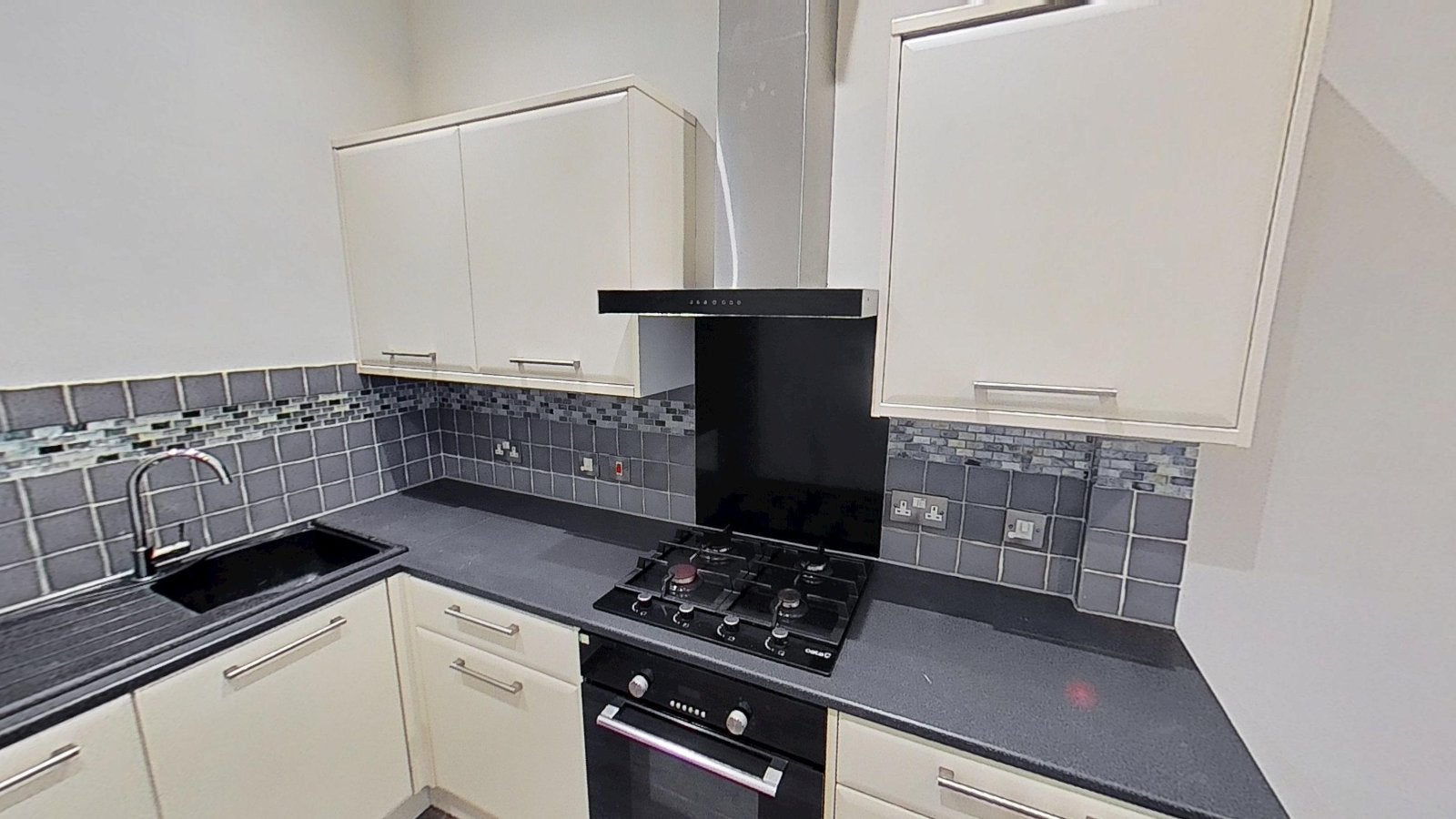 Flat Newhaven Road in City of Edinburgh
