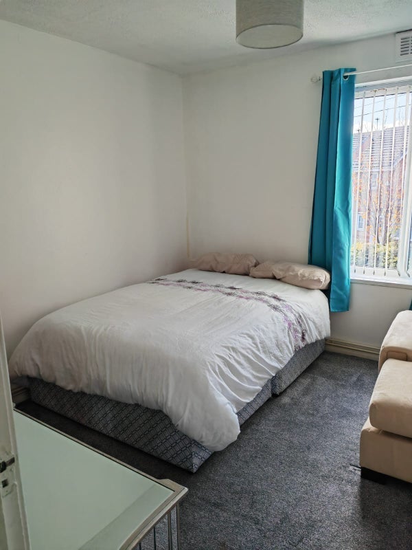 Room Grampian Road in Liverpool