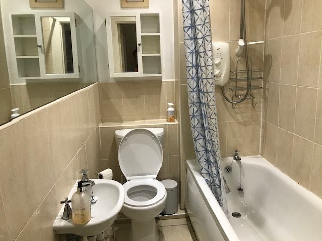 Flat Marchmont Crescent in City of Edinburgh