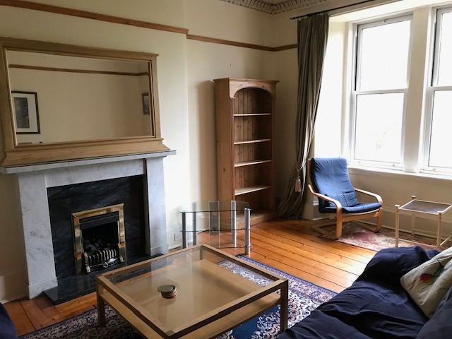 Flat Marchmont Crescent in City of Edinburgh