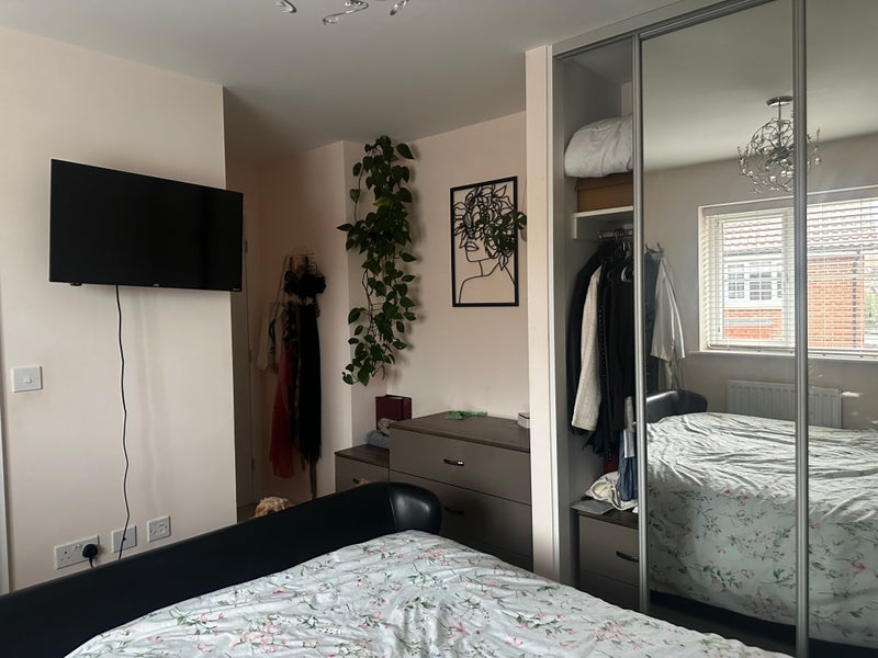 Room McIntosh Way in Maldon
