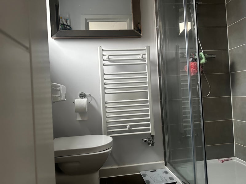 Room McIntosh Way in Maldon