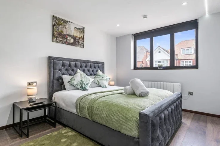 Flat Woodstock Road in Greater London