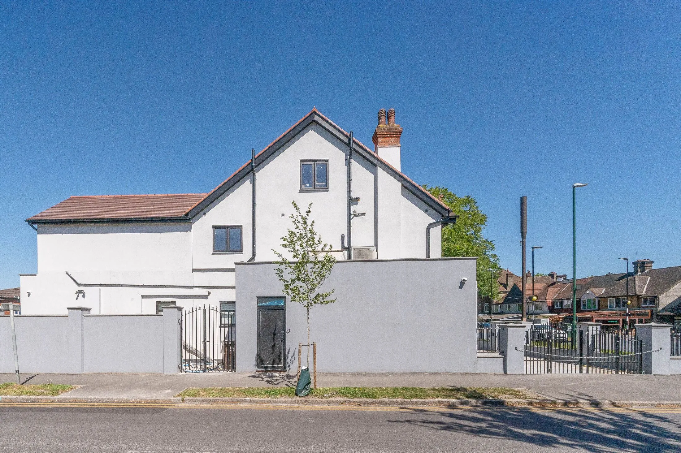 Flat Waverley Way in Greater London