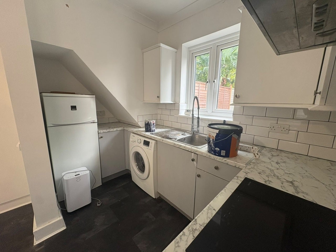 Flat Fortescue Road in Greater London