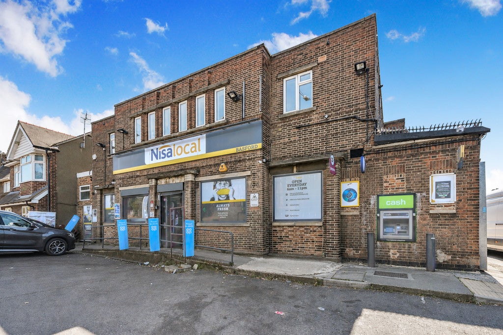 Flat Arnold Road in Nottingham