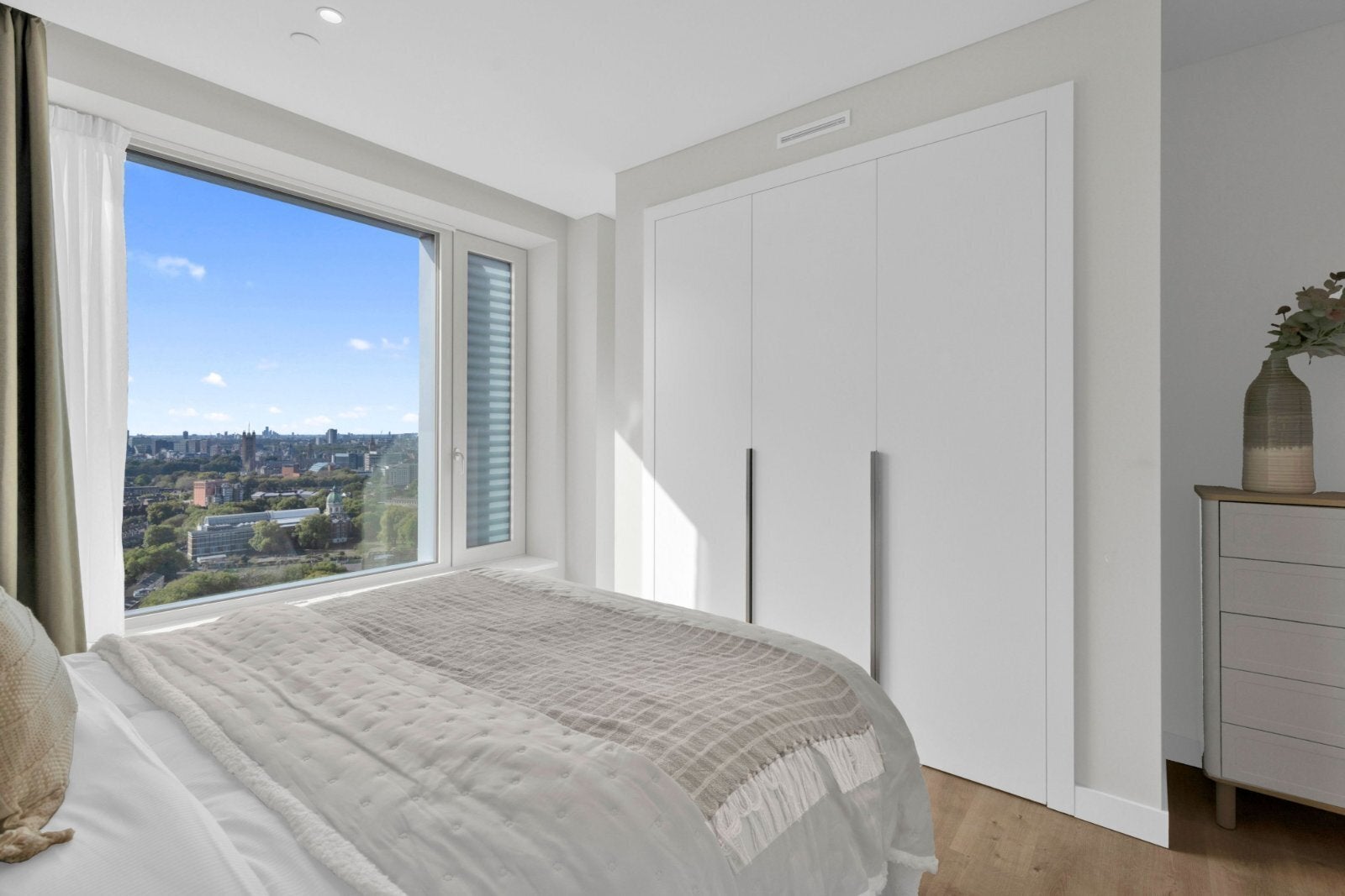 Flat Elephant and Castle in Greater London
