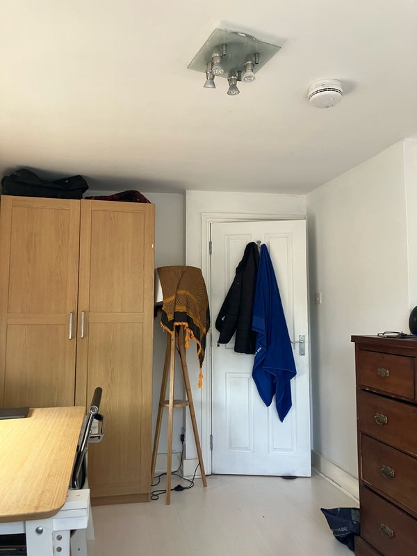 Room Leylang Road in Greater London