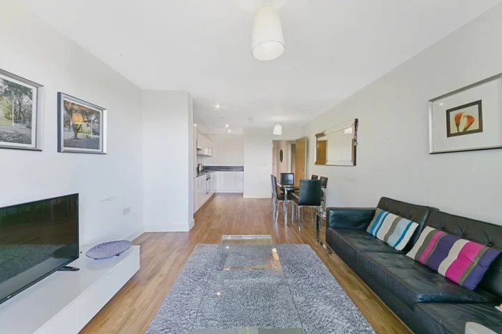 Flat Booth Road in Greater London