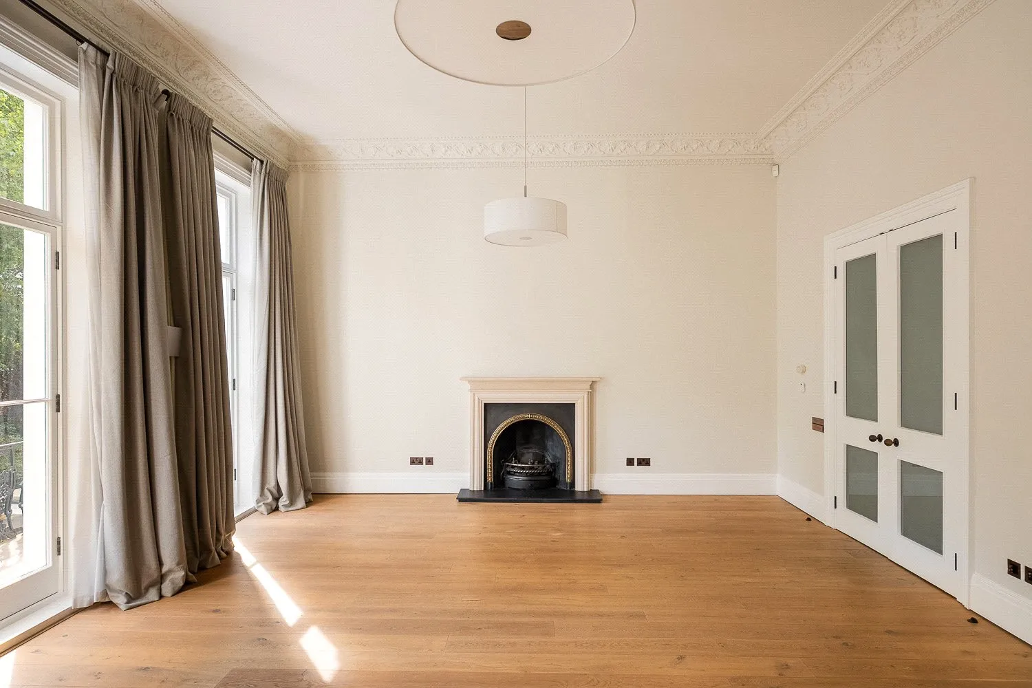 Flat Cranley Gardens in Greater London