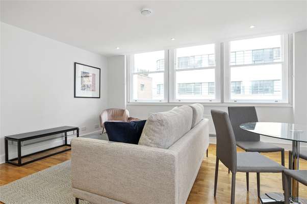 Flat Minories in City of London