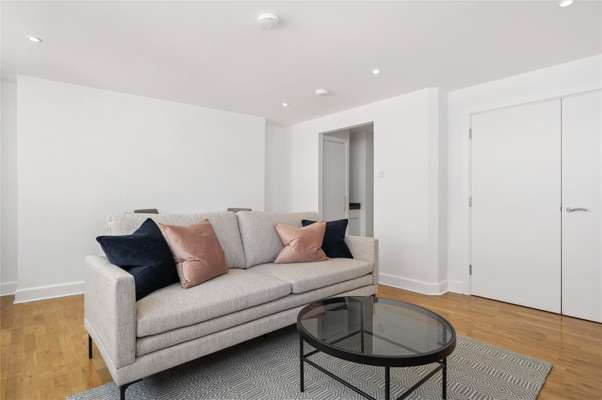 Flat Minories in City of London