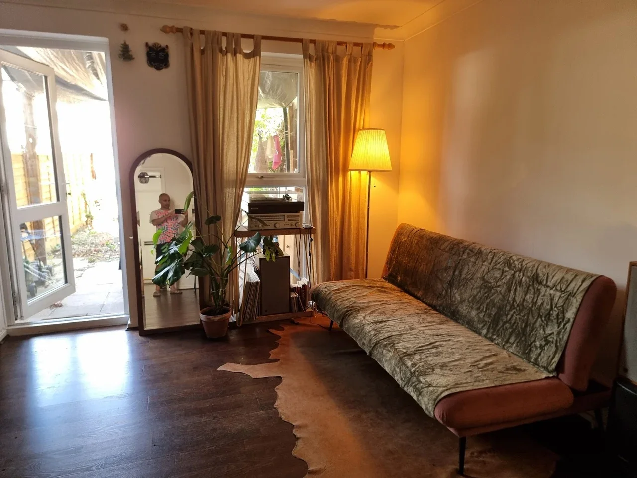 Room Water Lane in Greater London