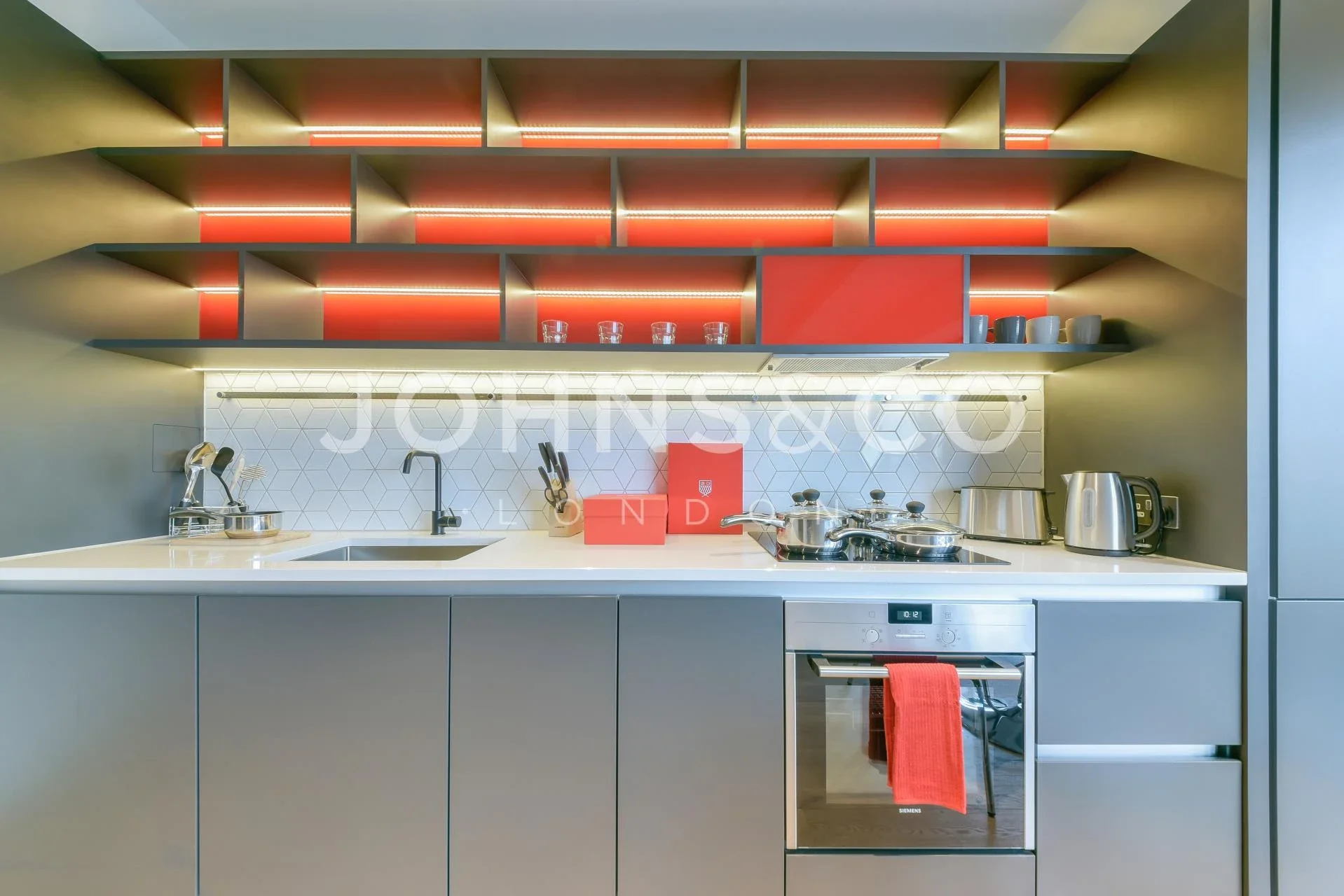 Flat Lyell Street in Greater London