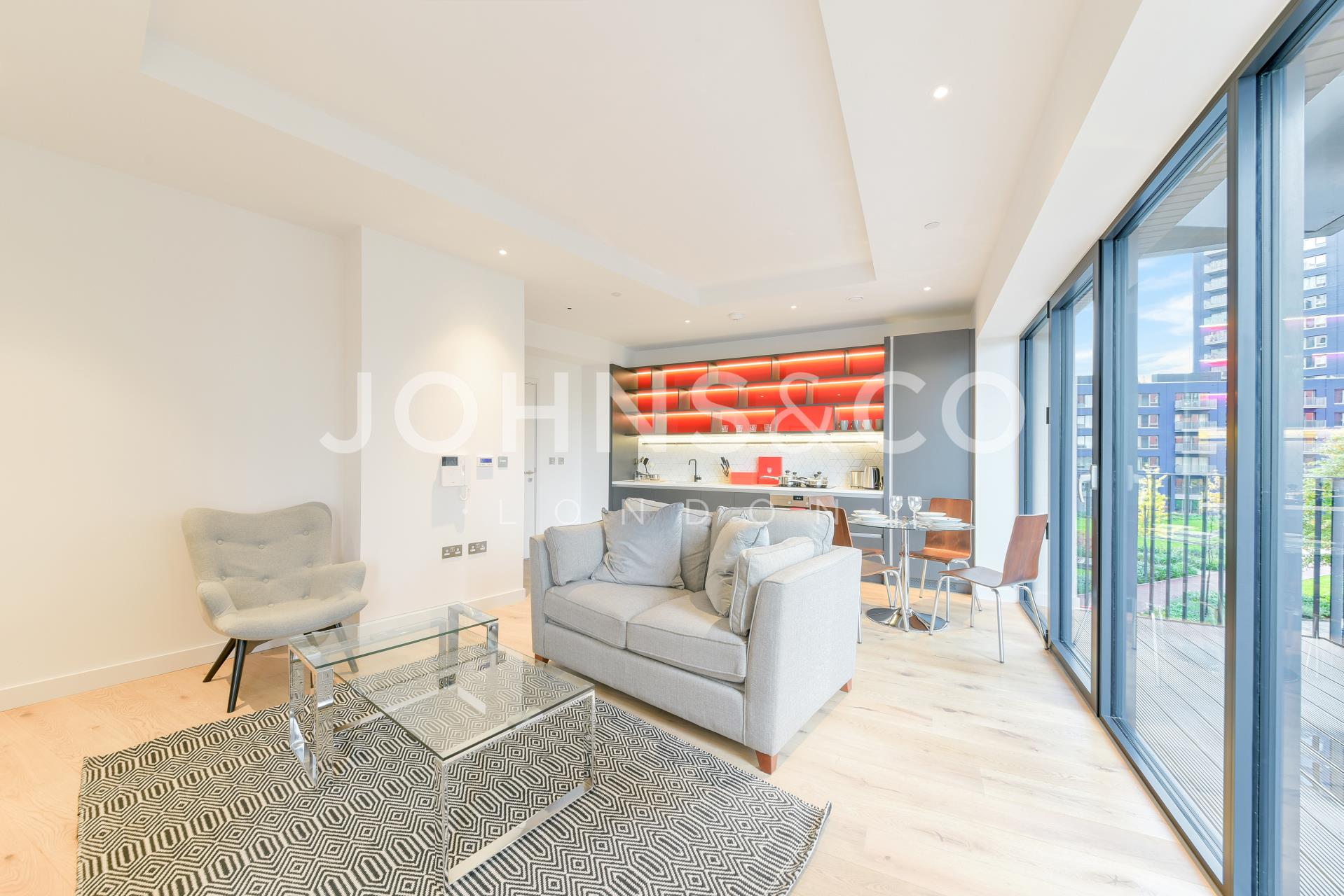 Flat Lyell Street in Greater London