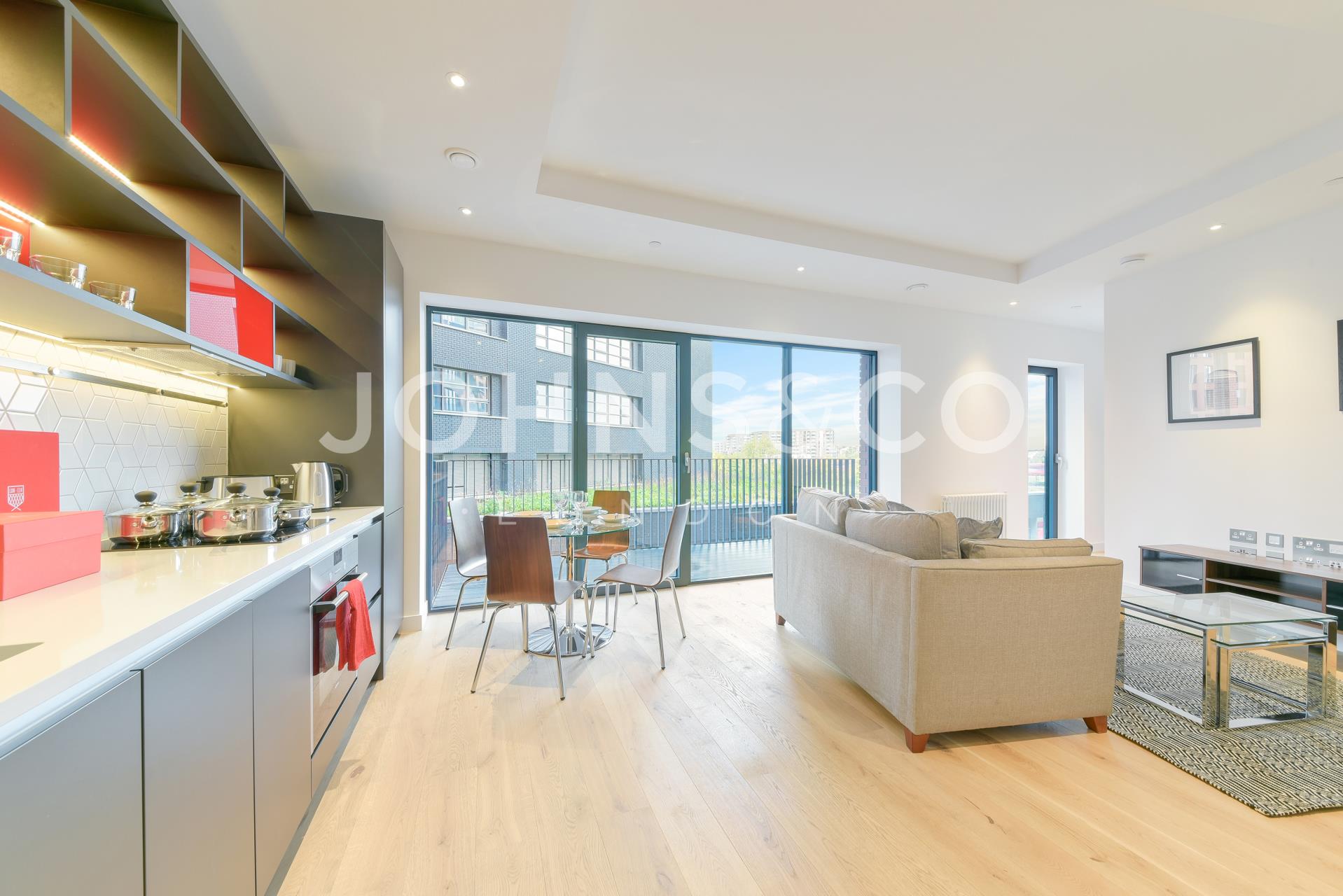 Flat Lyell Street in Greater London