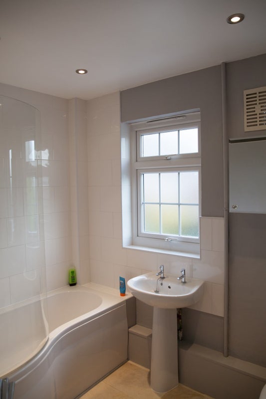 Room Garratt Lane in Greater London