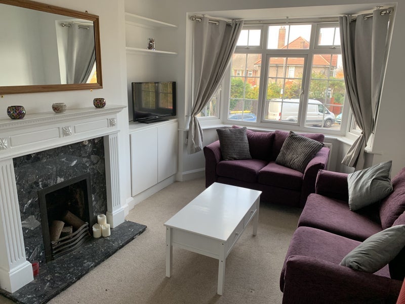 Room Garratt Lane in Greater London
