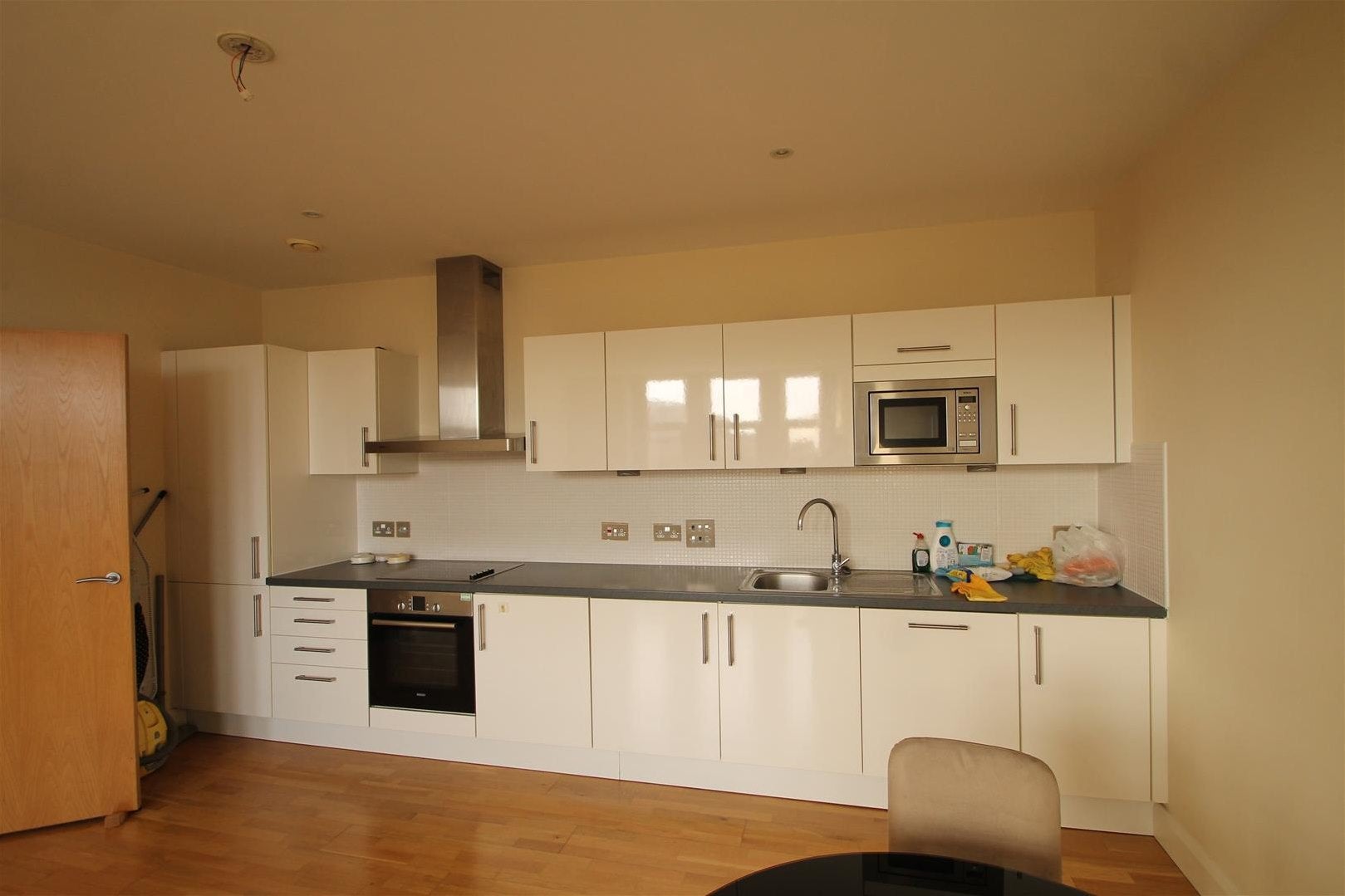 Flat Mount Stuart Square in Cardiff