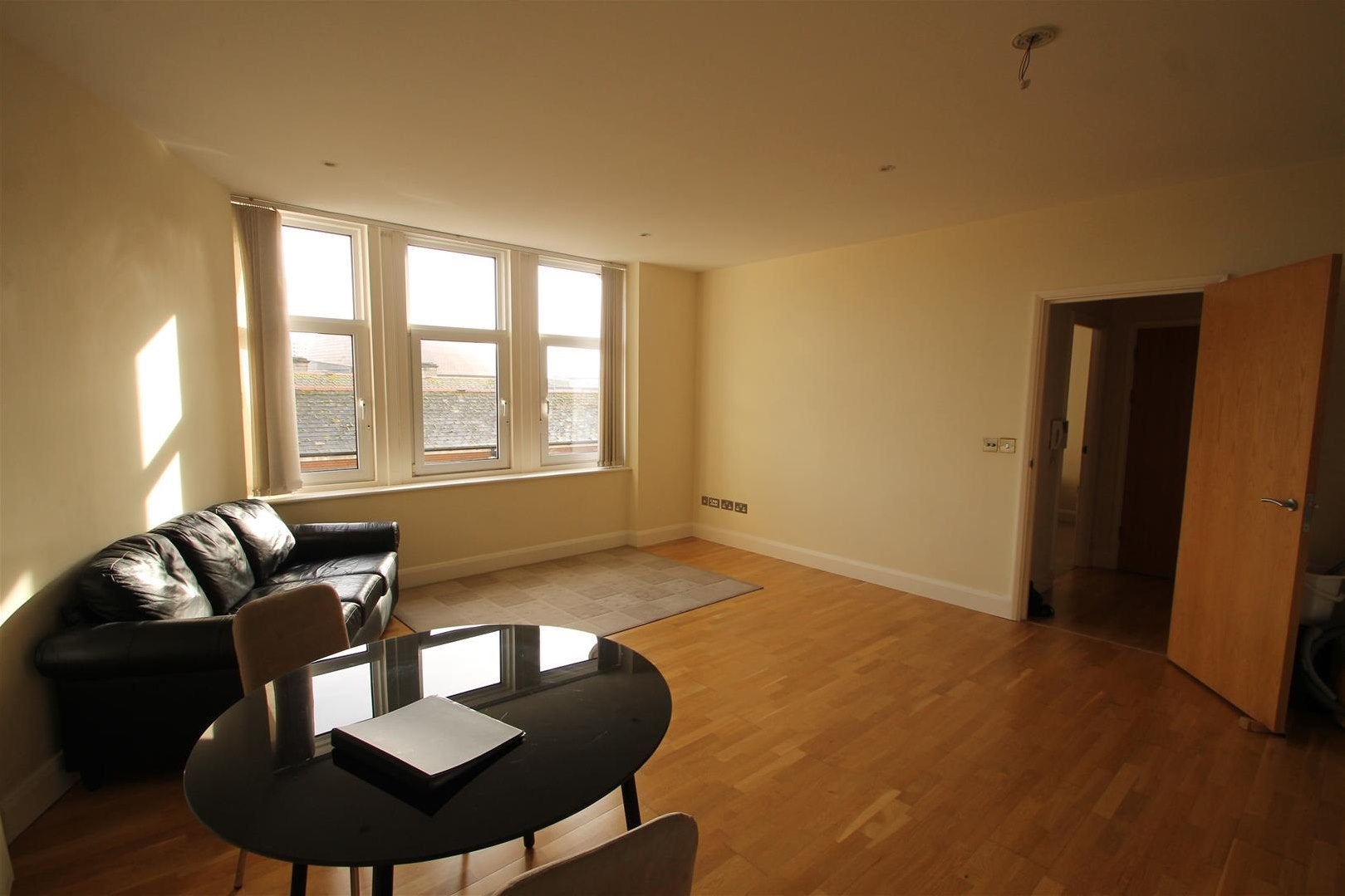 Flat Mount Stuart Square in Cardiff