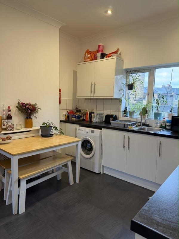 Room Stockwell Road in Greater London