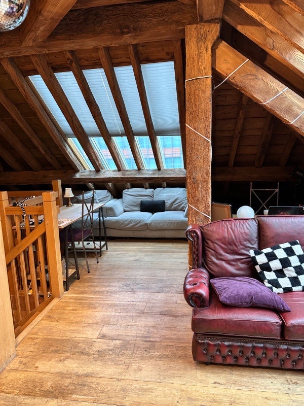 Room Hertsmere Road in Greater London