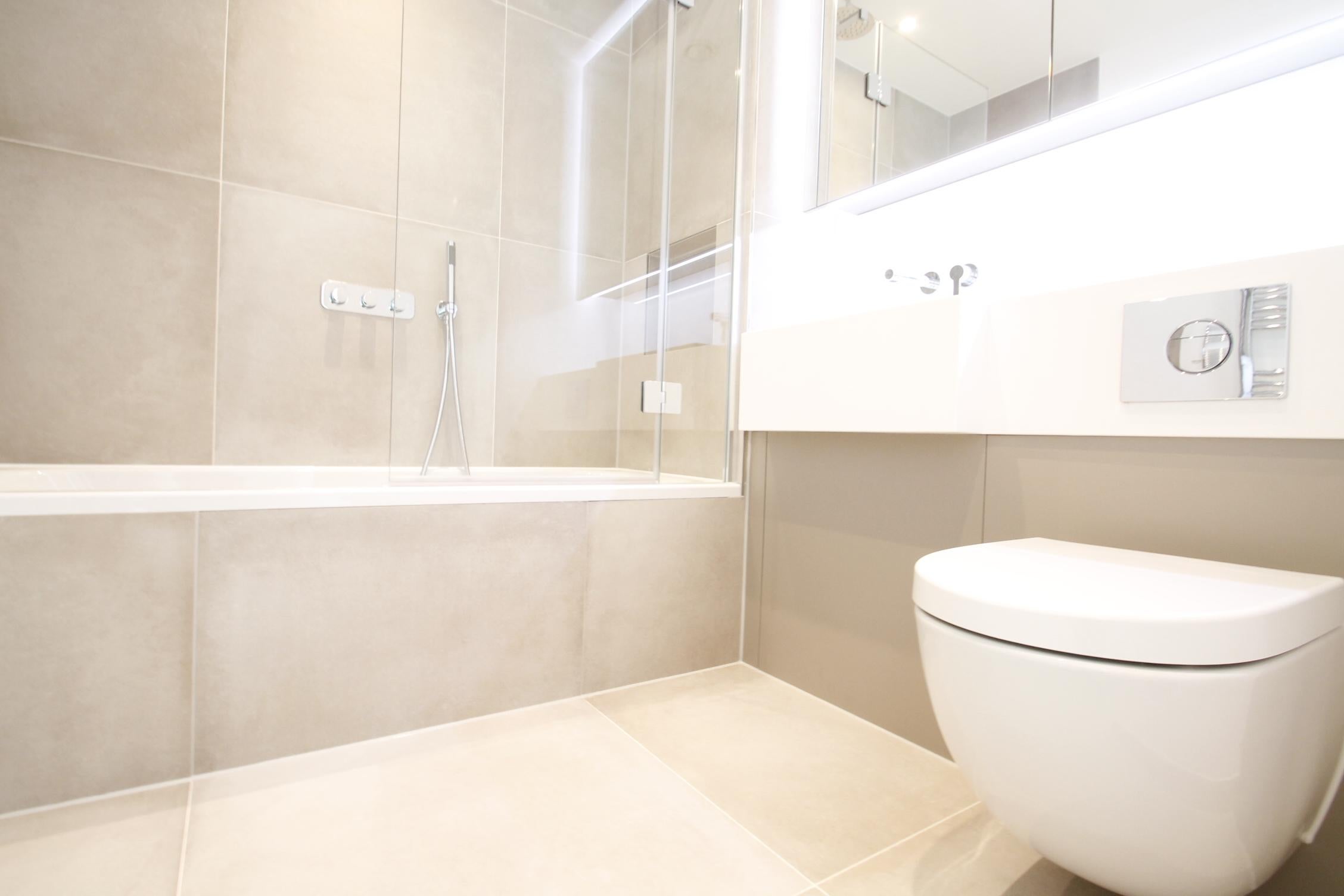 Flat Caledonian Estate in Greater London