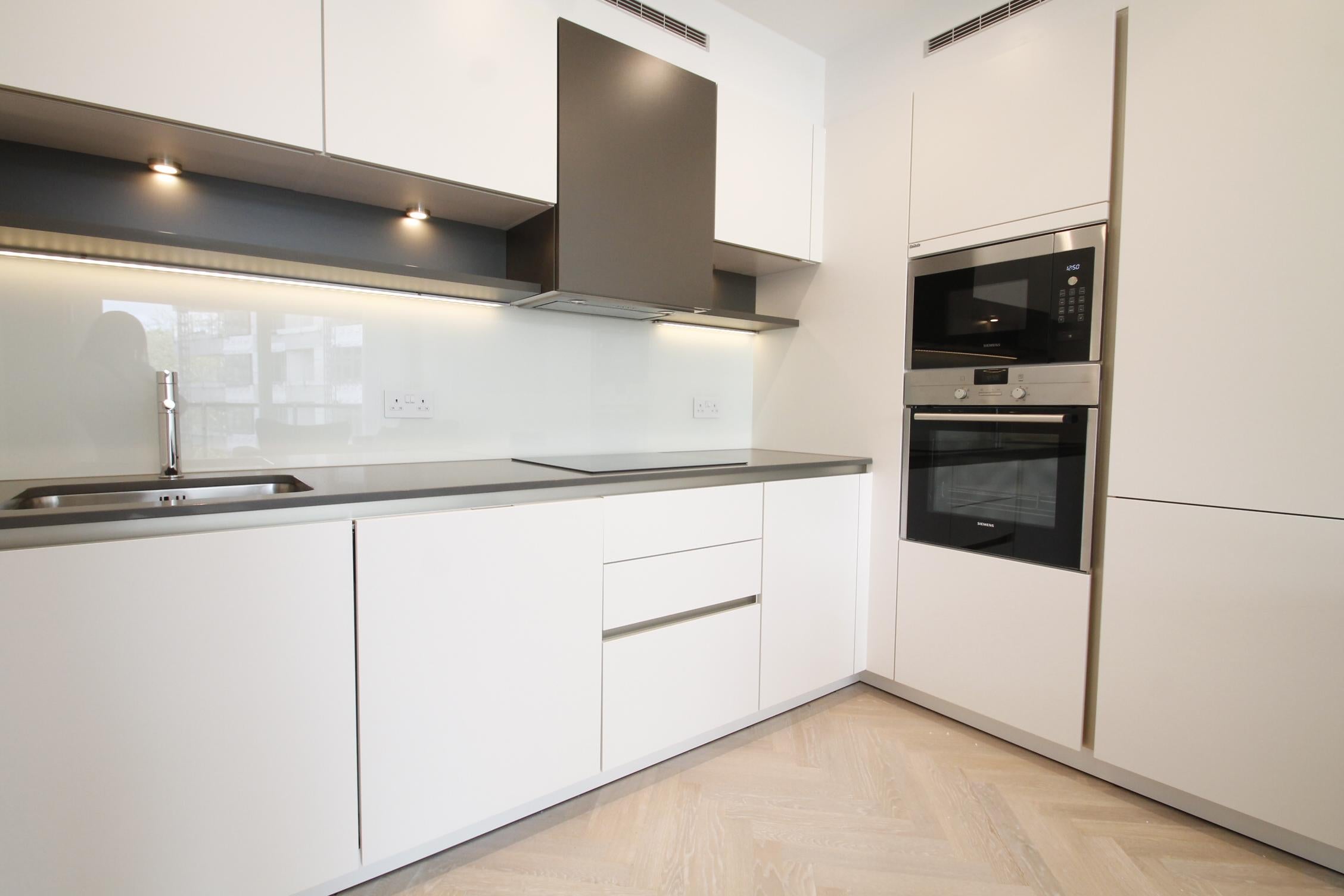 Flat Caledonian Estate in Greater London