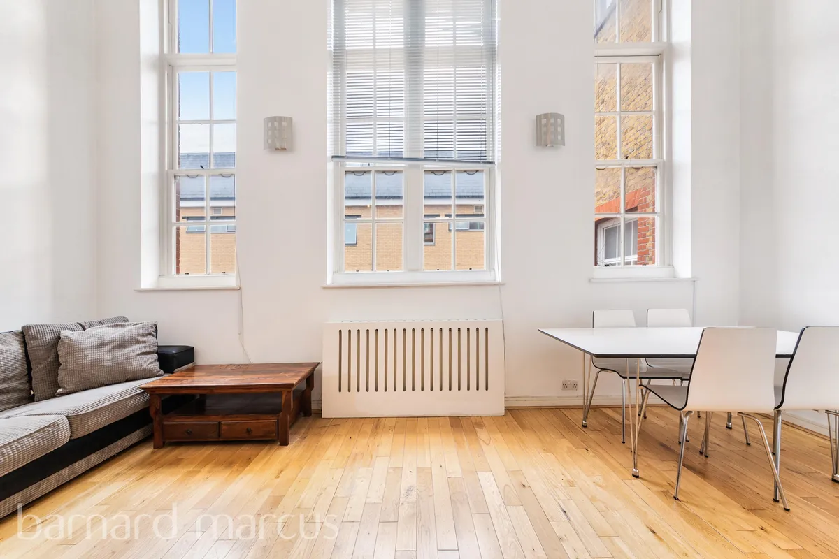Flat Gatton Road in Greater London