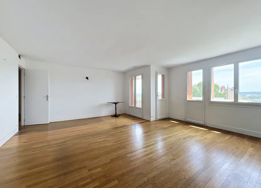 Flat Domaine des Hocquettes in Suresnes